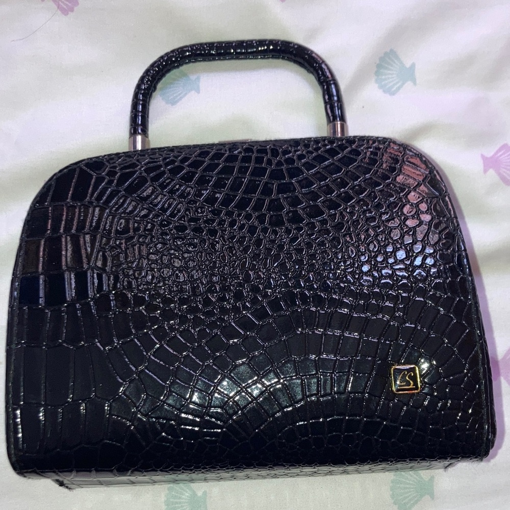 Elegant Black Crocodile Pattern Handbag